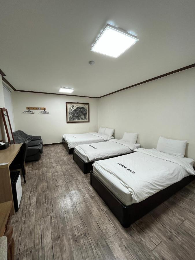 Ekonomy Hotel Mokpo Exterior foto